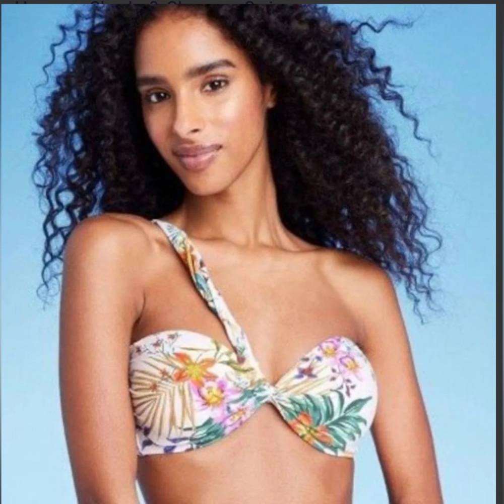 Bikini top NWT shade & shore